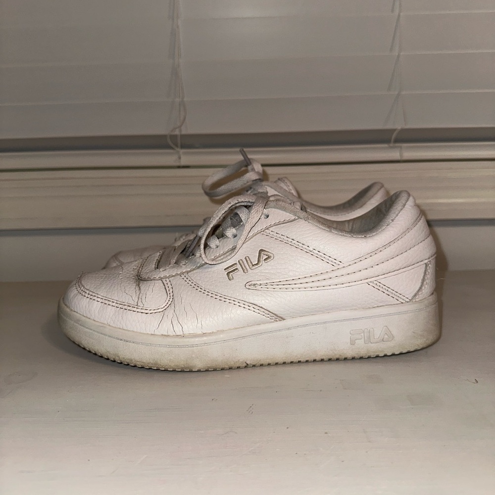 FILA A-Low Lifestyle Women’s Sneakers Shoes, White, Size 7.5 Style 5CM01116-100
